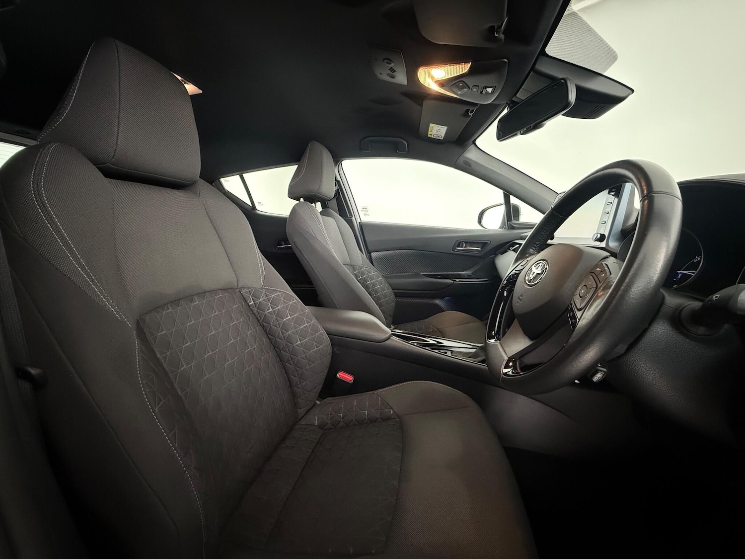 Used Toyota C-HR 2021 for sale - 77260554: Photo 11