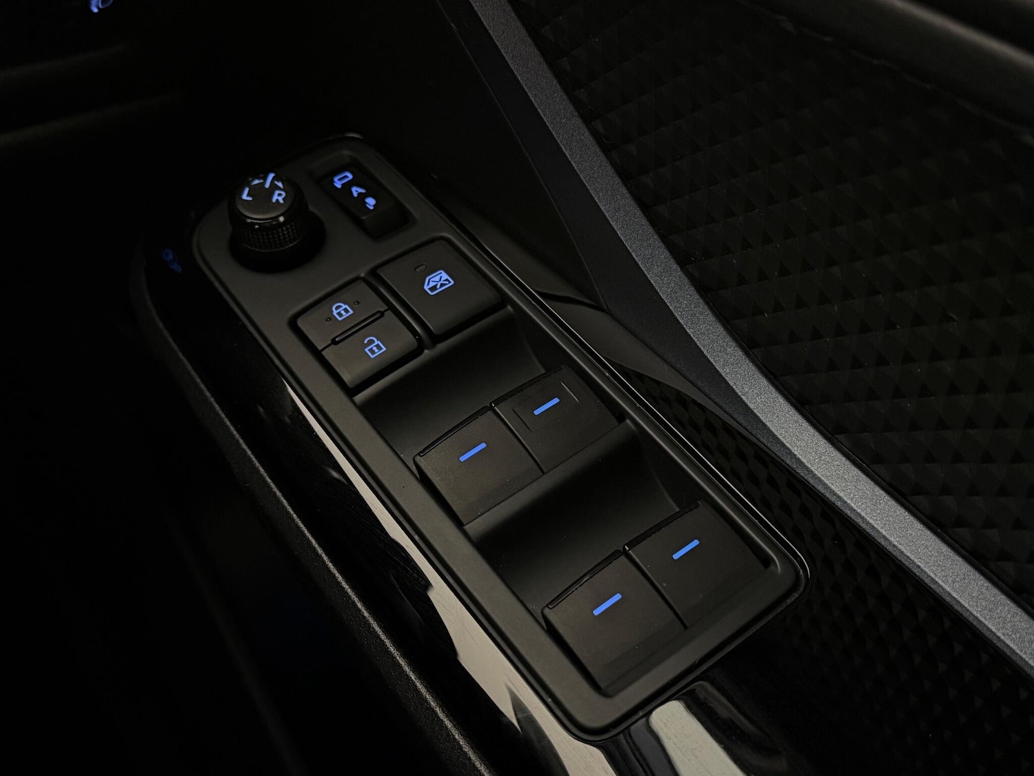 Used Toyota C-HR 2021 for sale - 77260554: Photo 22