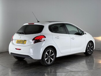 Used Peugeot 208 2018 for sale - 75456410: Photo