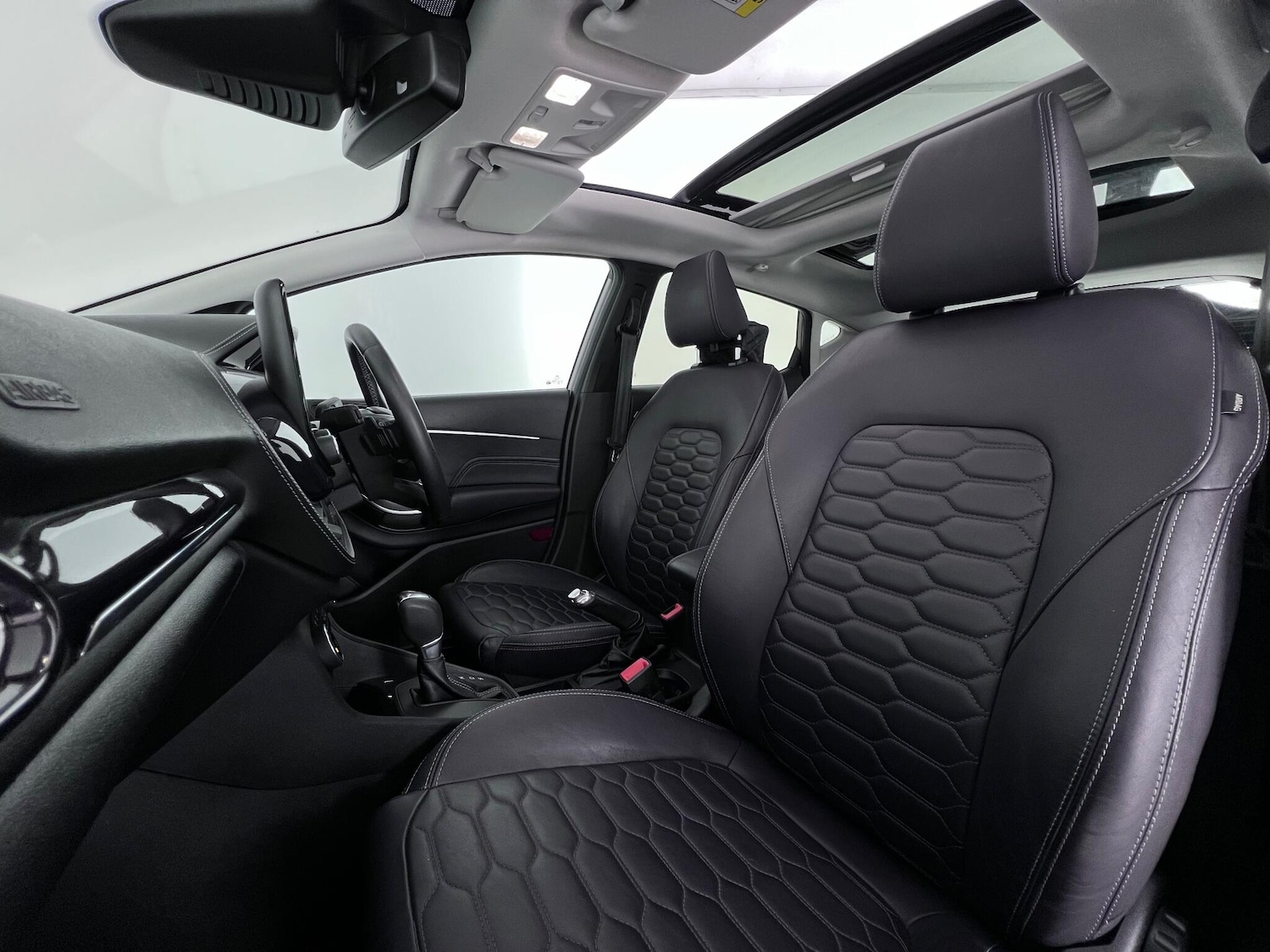 Used Ford Fiesta 2018 for sale - 76539102: Photo 15