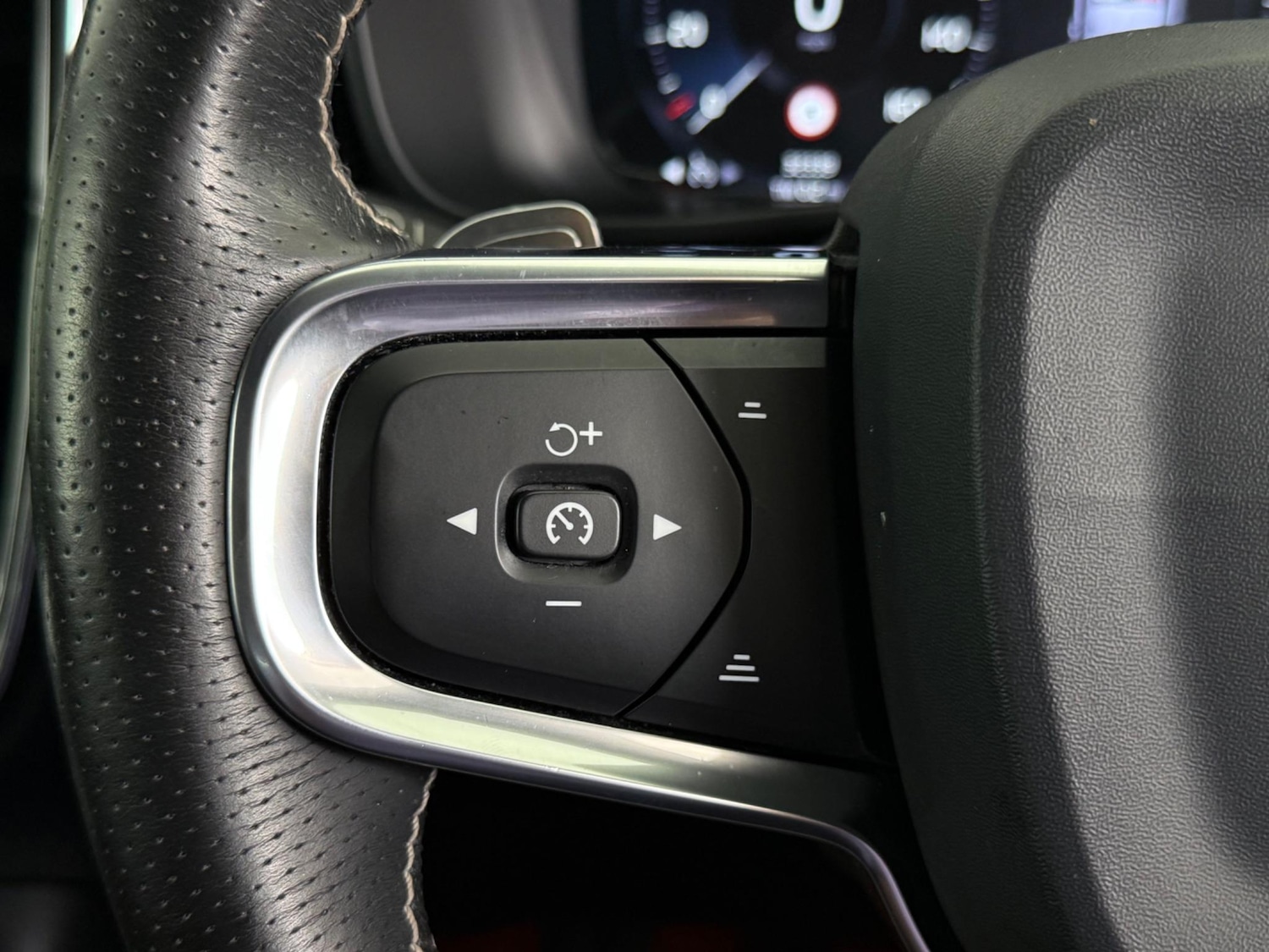 Used Volvo XC40 2020 for sale - 77243839: Photo 23