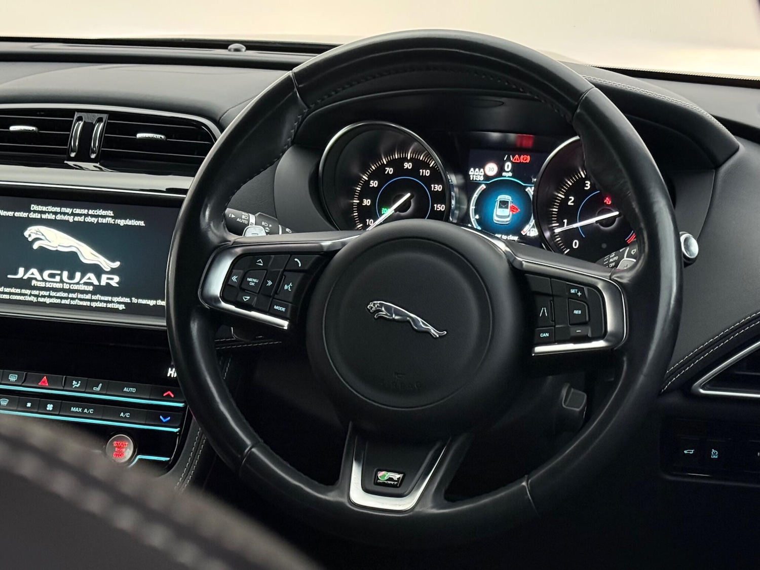 Used Jaguar F-Pace 2019 for sale - 78063165: Photo 17