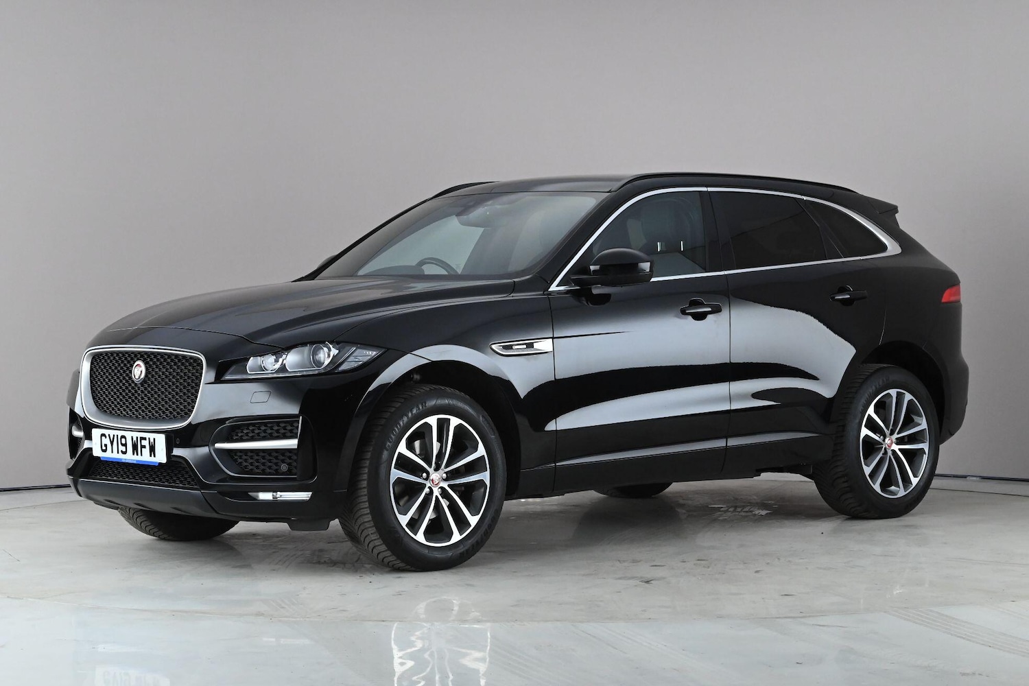 Used Jaguar F-Pace 2019 for sale - 78063165: Photo 3