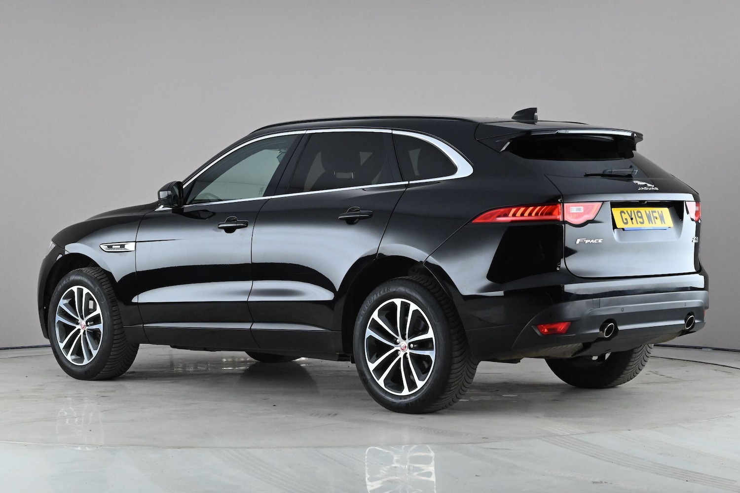 Used Jaguar F-Pace 2019 for sale - 78063165: Photo 4