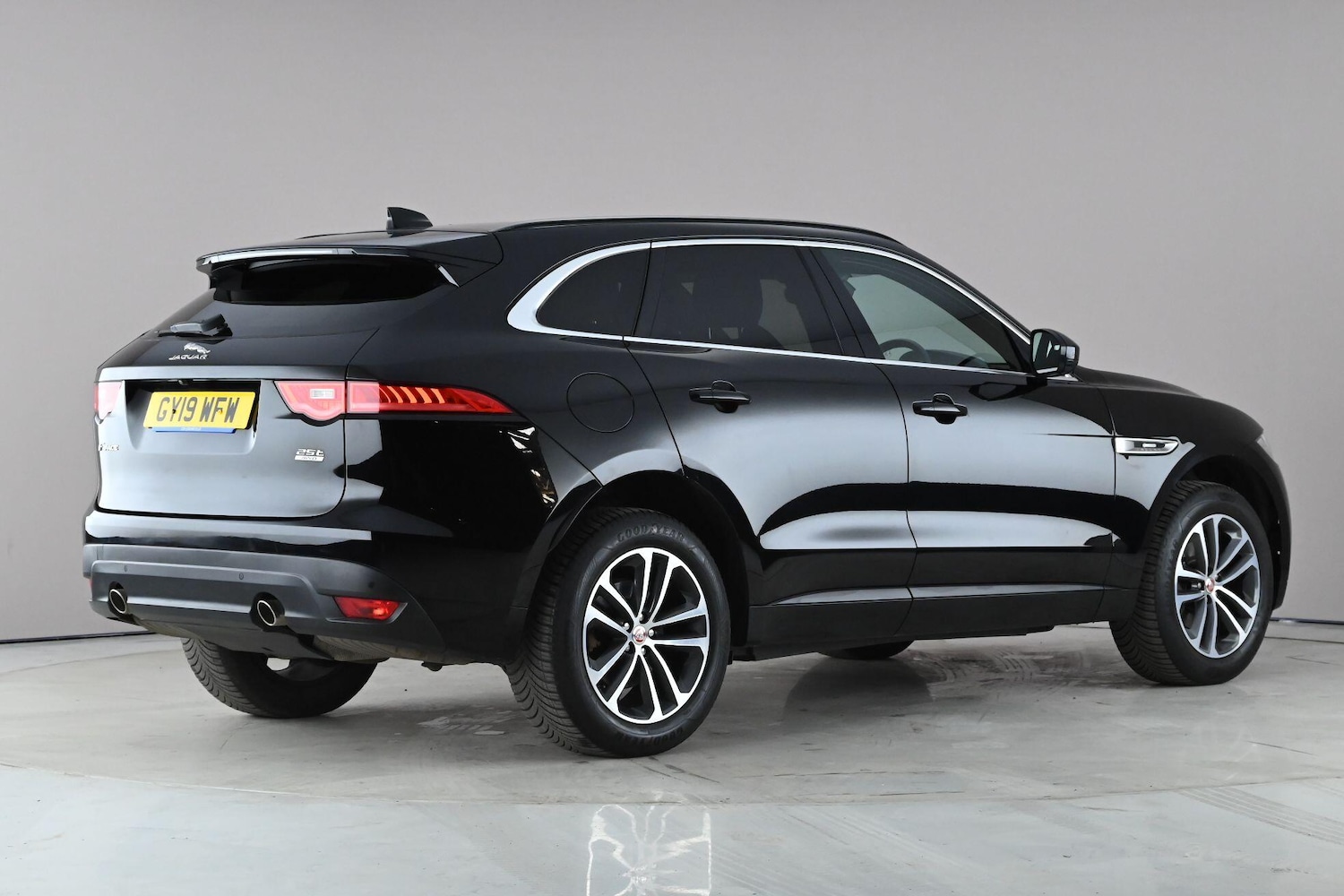 Used Jaguar F-Pace 2019 for sale - 78063165: Photo 6