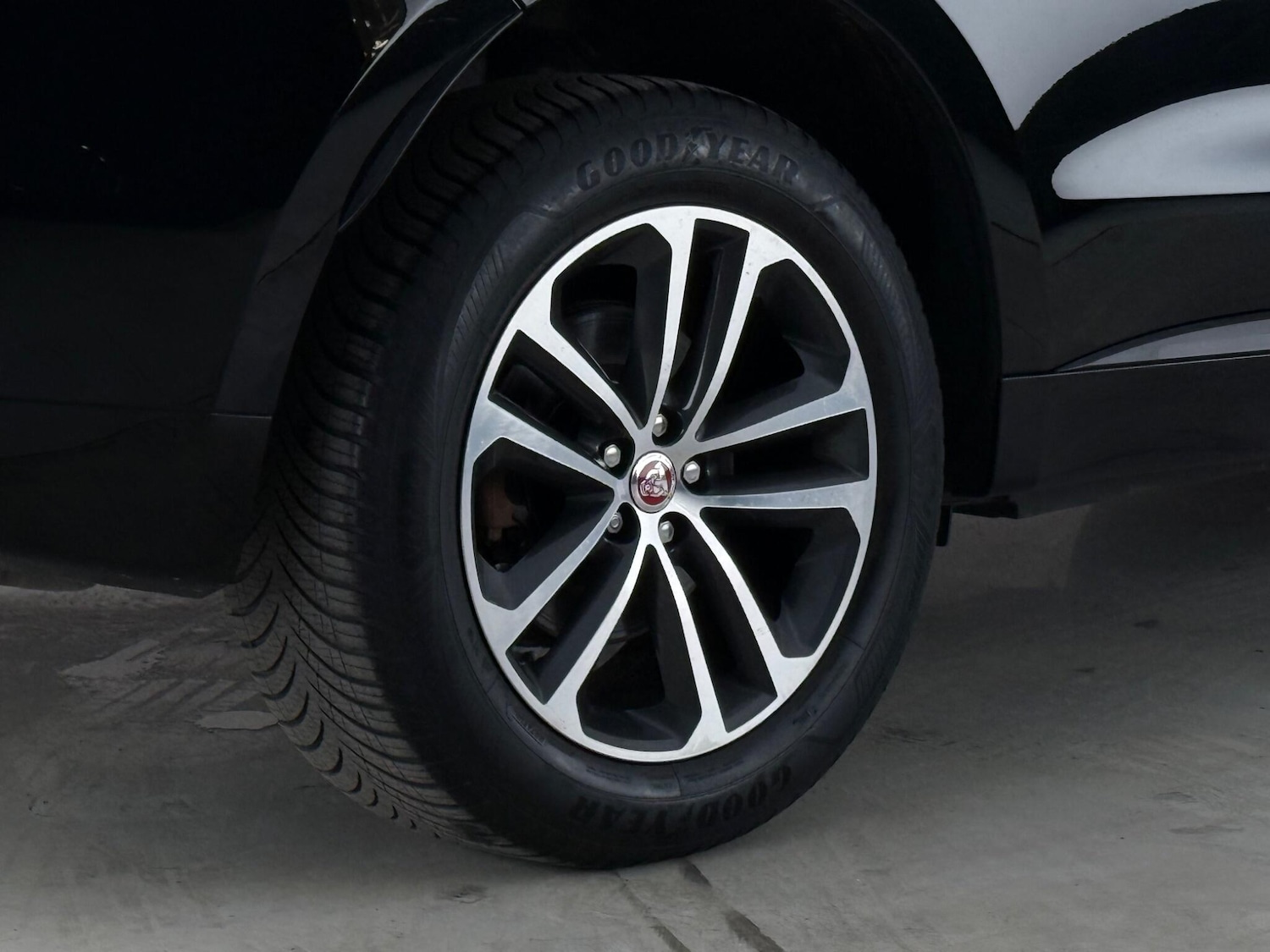 Used Jaguar F-Pace 2019 for sale - 78063165: Photo 8