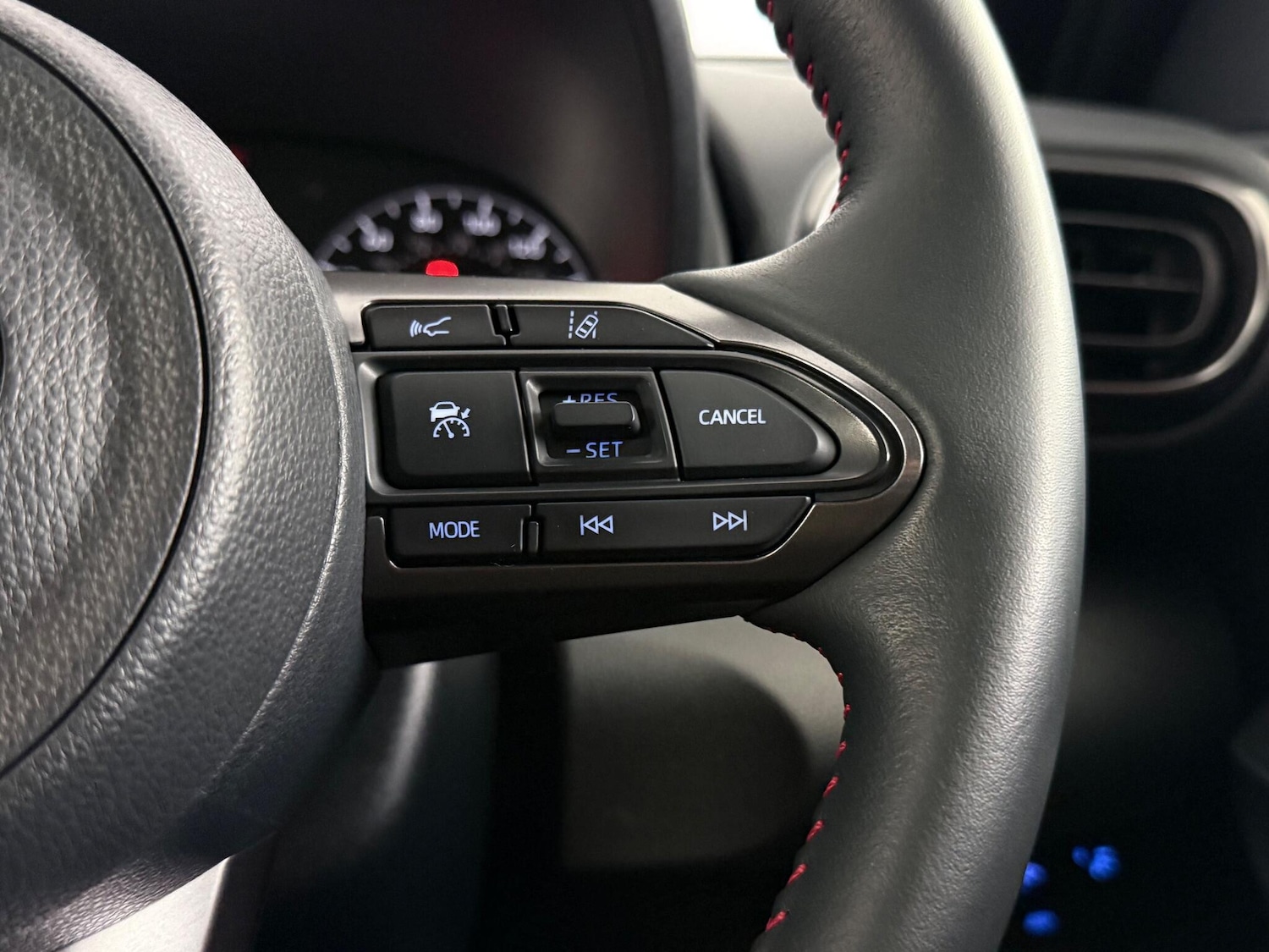 Used Toyota Yaris 2021 for sale - 76468629: Photo 25