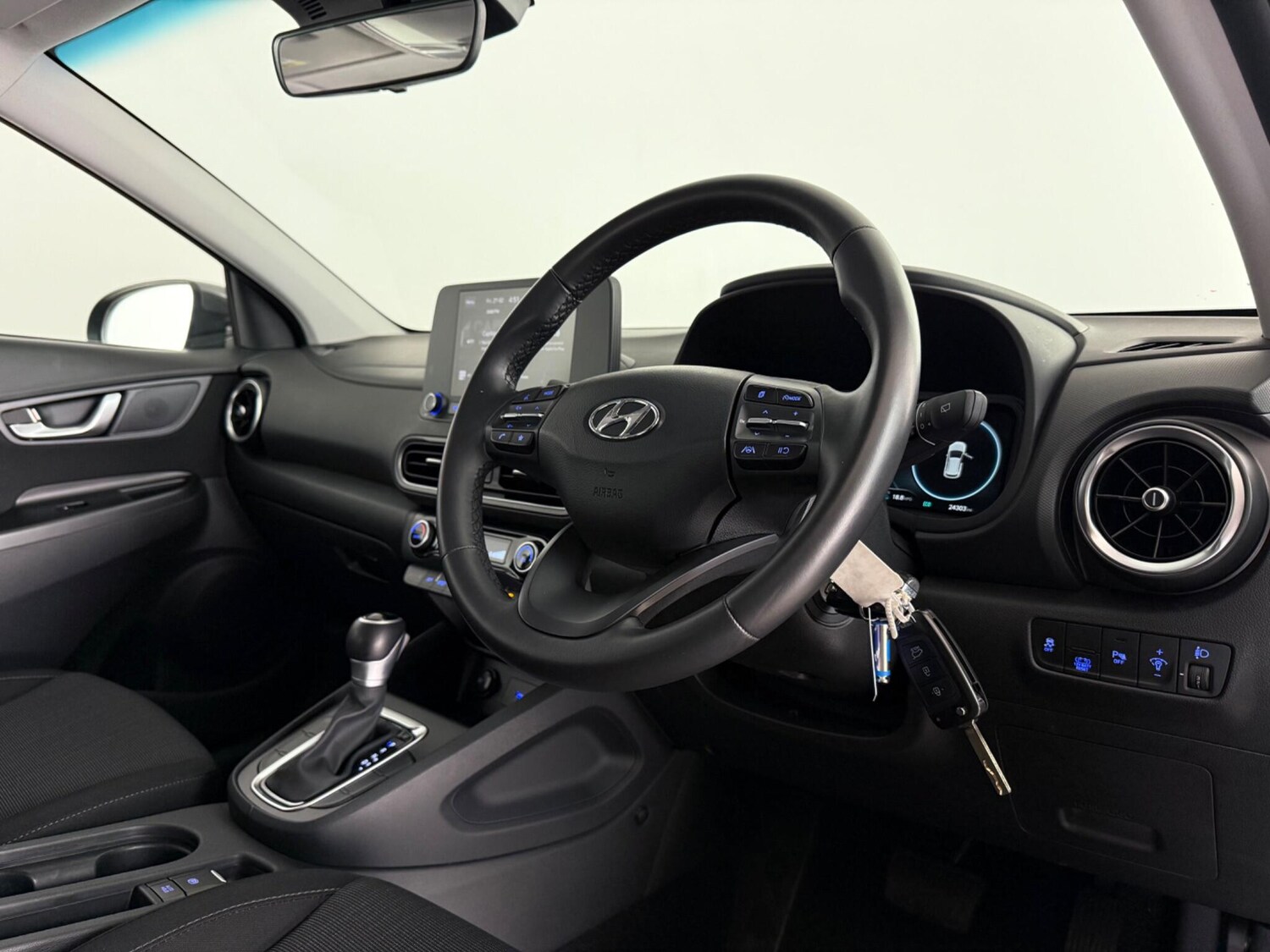 Used Hyundai KONA 2023 for sale - 77647232: Photo 18