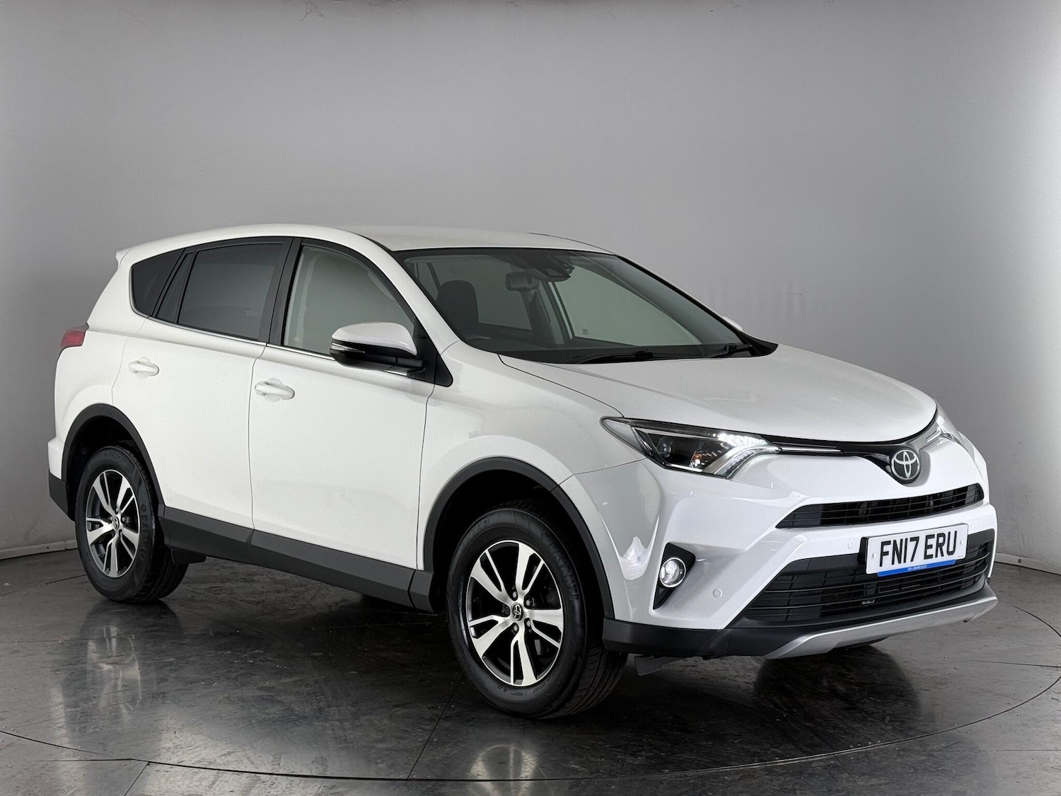 Used Toyota RAV4 2017 for sale - 76485138: Photo 1