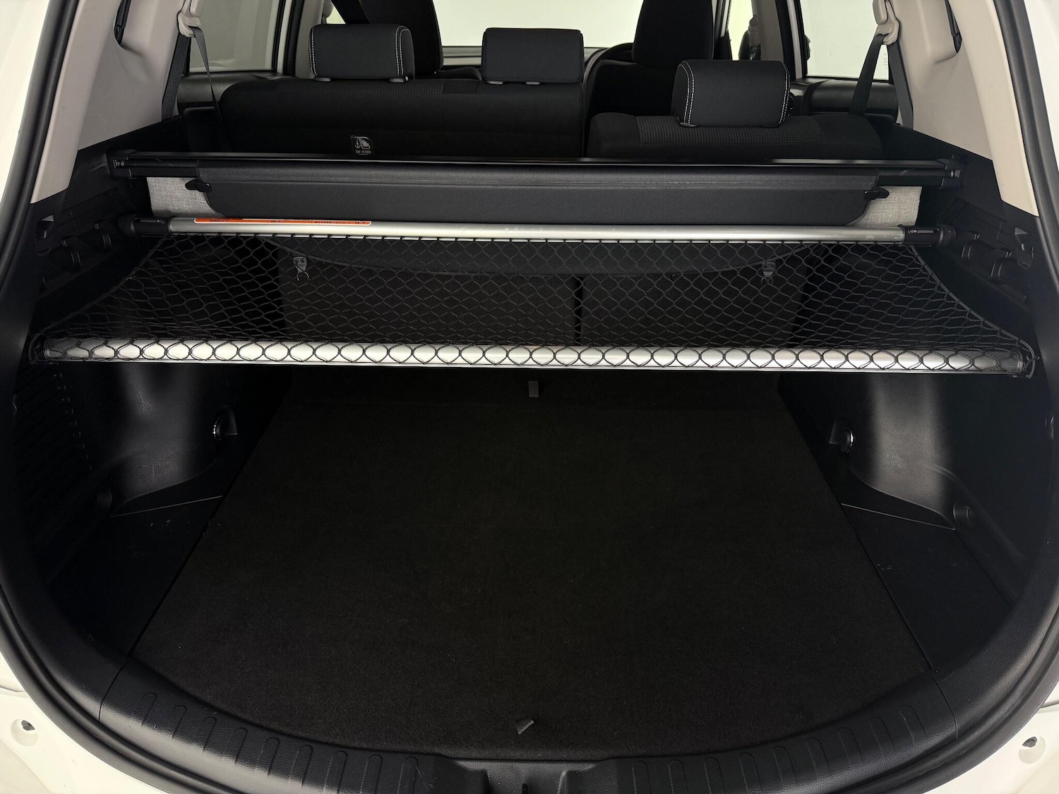 Used Toyota RAV4 2017 for sale - 76485138: Photo 13