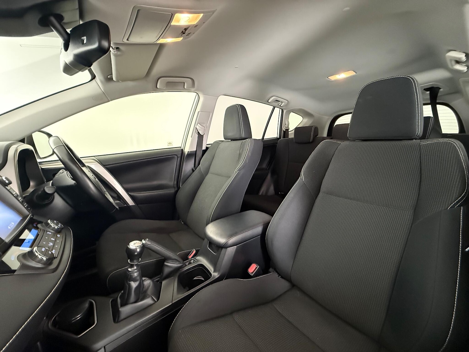 Used Toyota RAV4 2017 for sale - 76485138: Photo 18