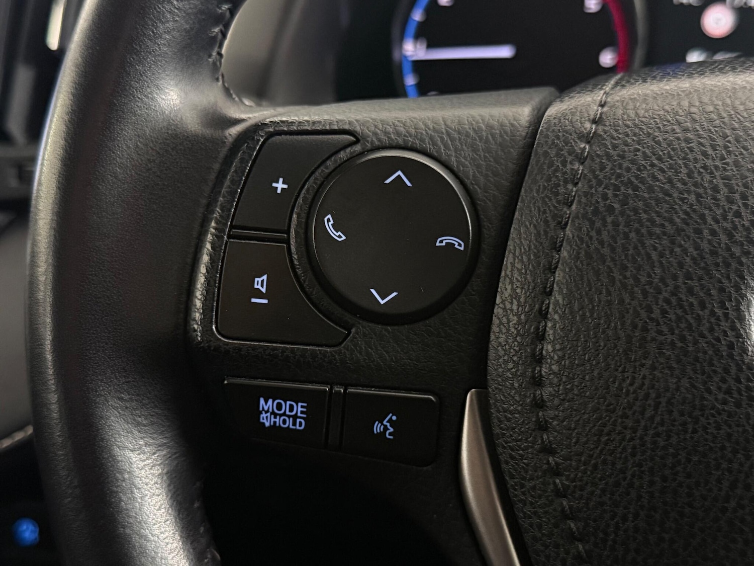 Used Toyota RAV4 2017 for sale - 76485138: Photo 23