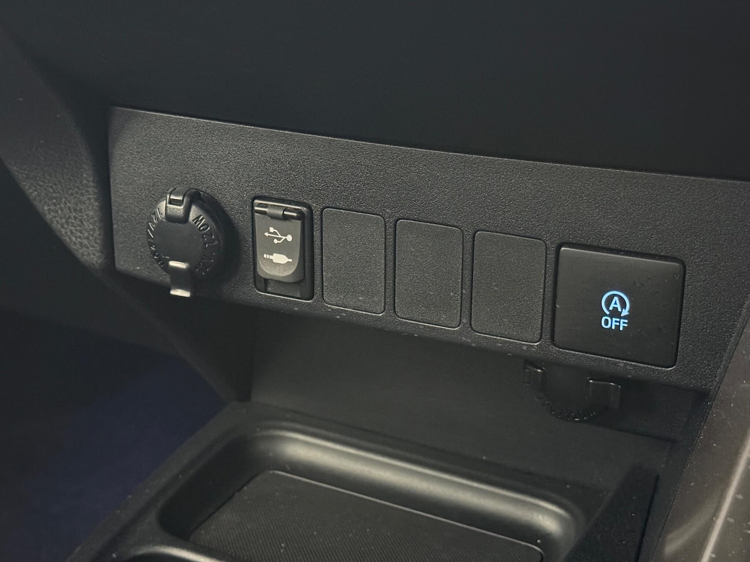 Used Toyota RAV4 2017 for sale - 76485138: Photo 39