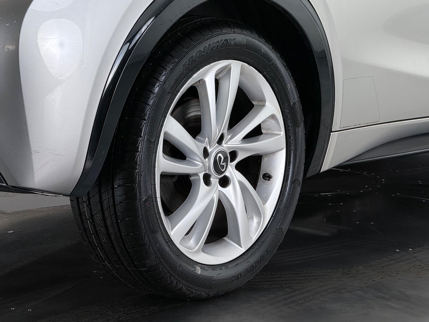 Used Infiniti Q30 2017 for sale - 76468745: Photo 11