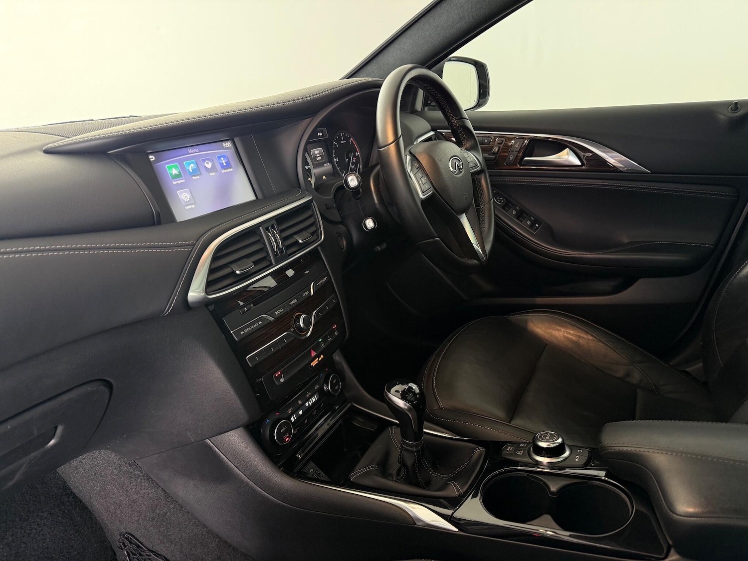 Used Infiniti Q30 2017 for sale - 76468745: Photo 22