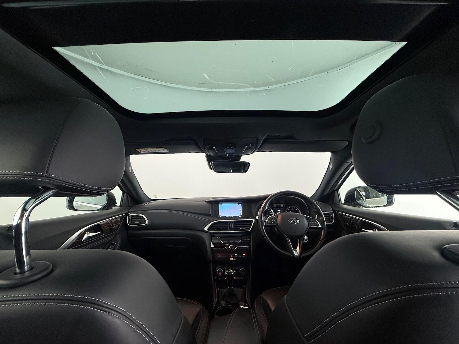 Used Infiniti Q30 2017 for sale - 76468745: Photo 24