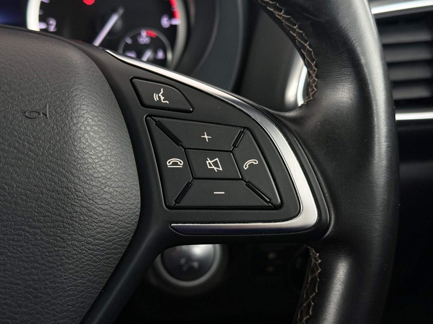 Used Infiniti Q30 2017 for sale - 76468745: Photo 27