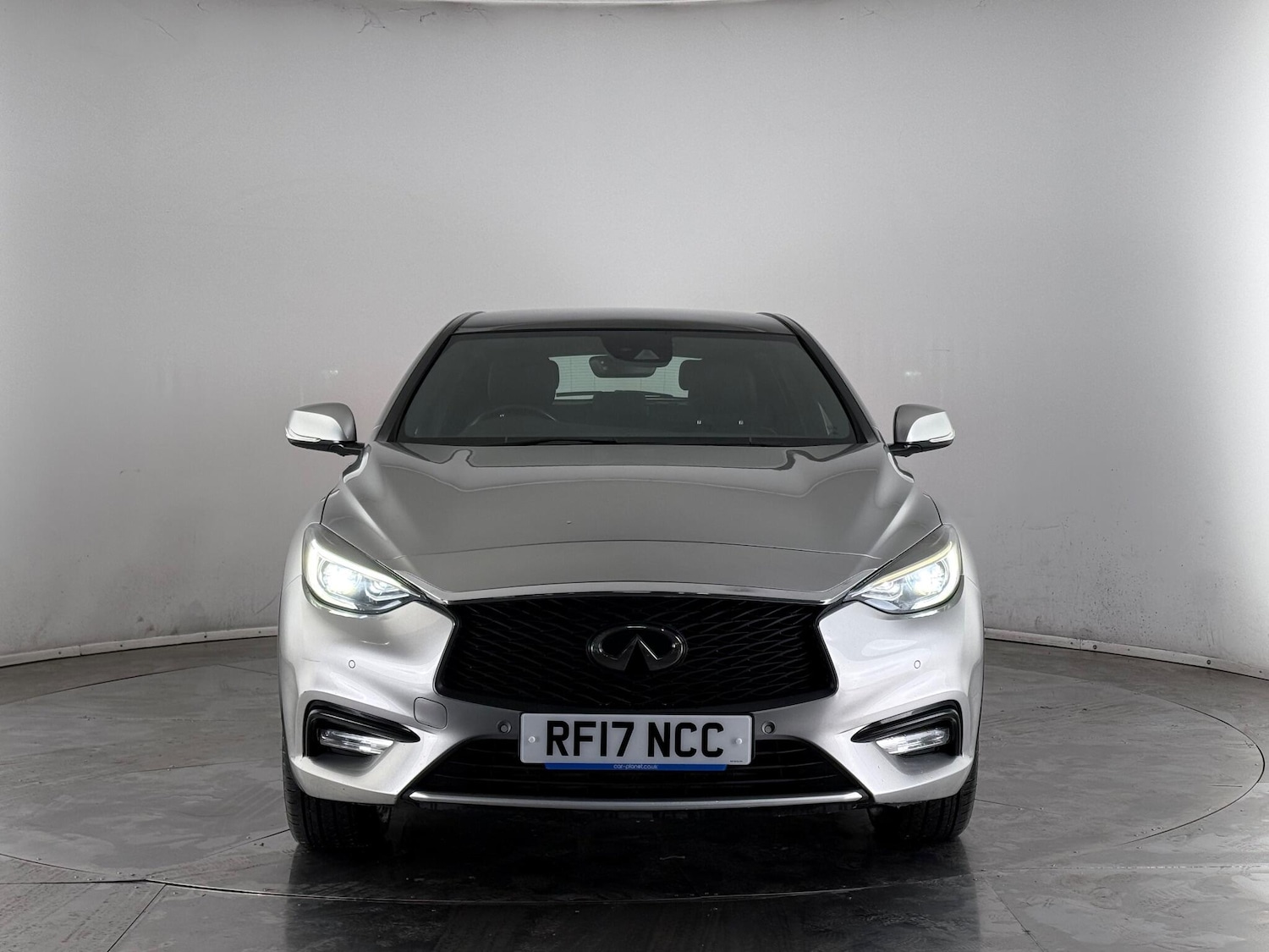 Used Infiniti Q30 2017 for sale - 76468745: Photo 3