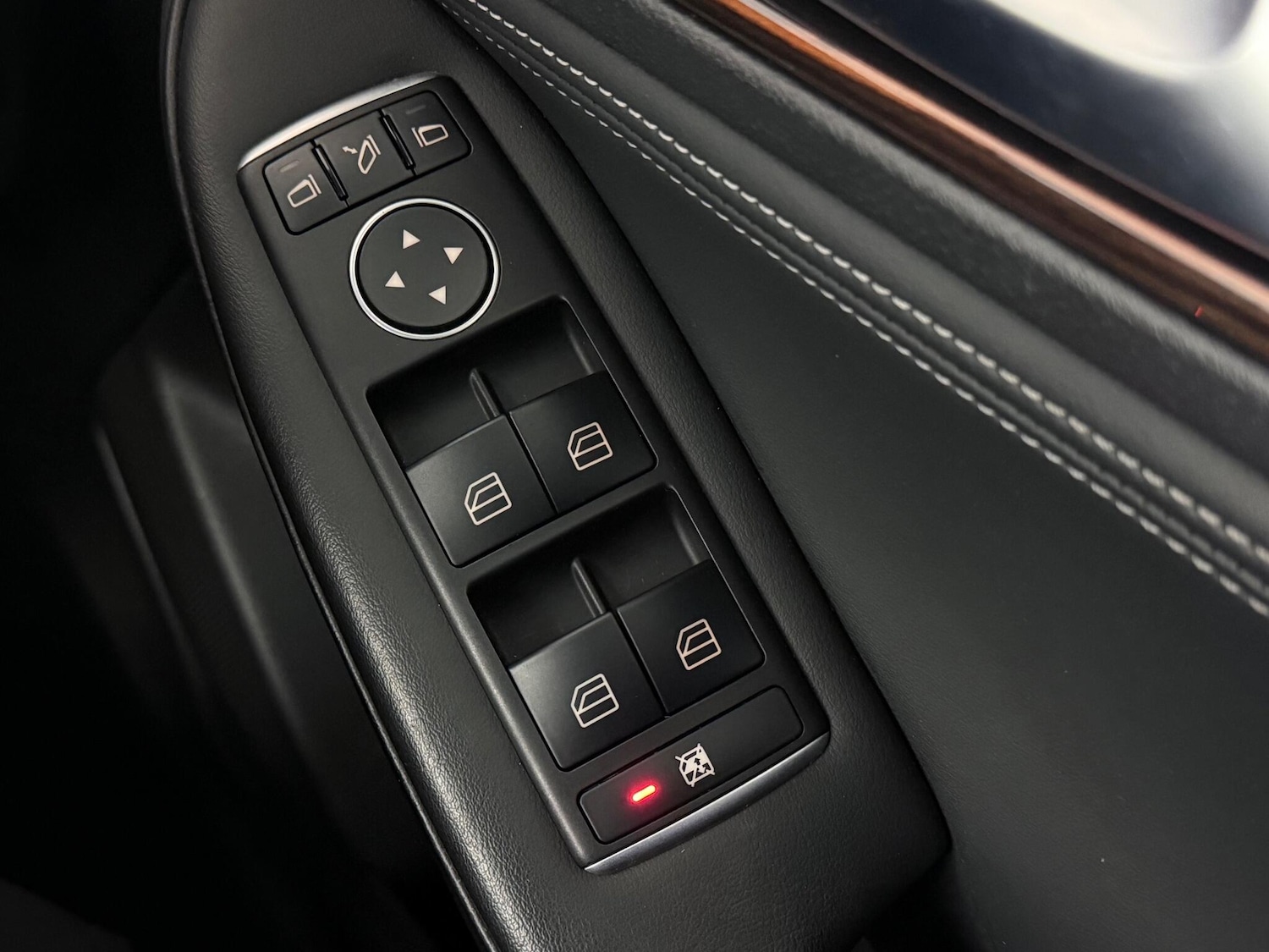 Used Infiniti Q30 2017 for sale - 76468745: Photo 40