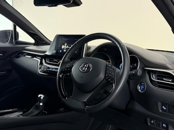 Used Toyota C-HR 2022 for sale - 78966372: Photo