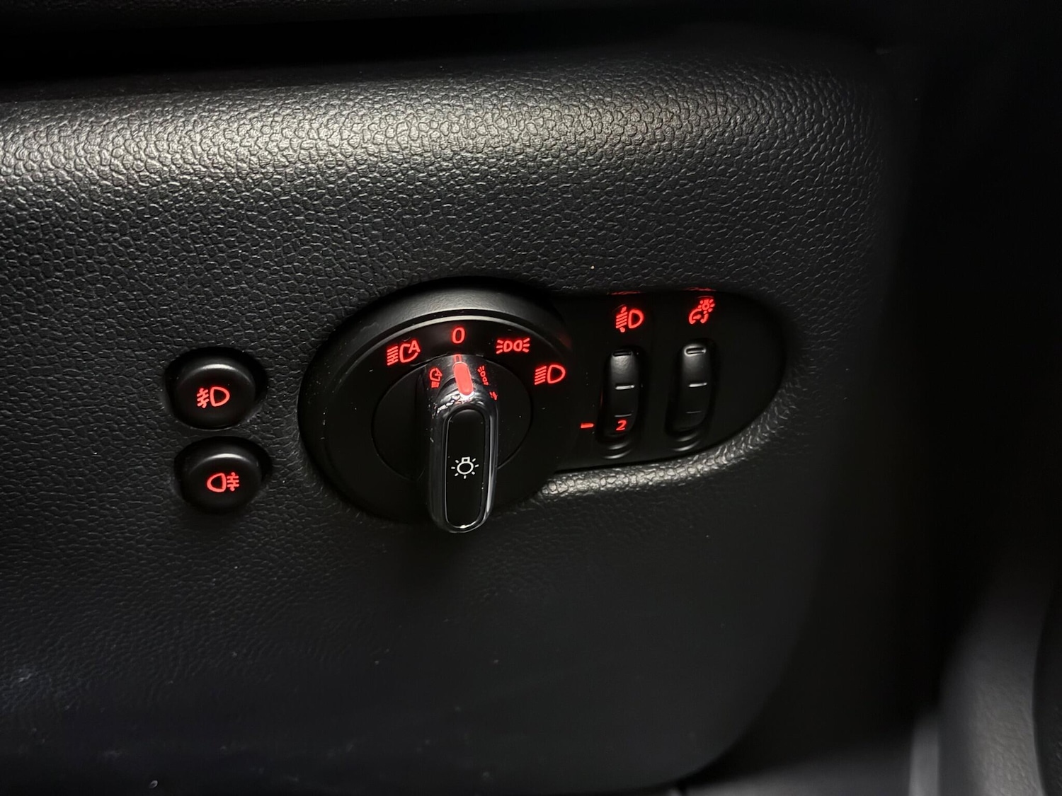 Used MINI Convertible 2018 for sale - 76935755: Photo 33