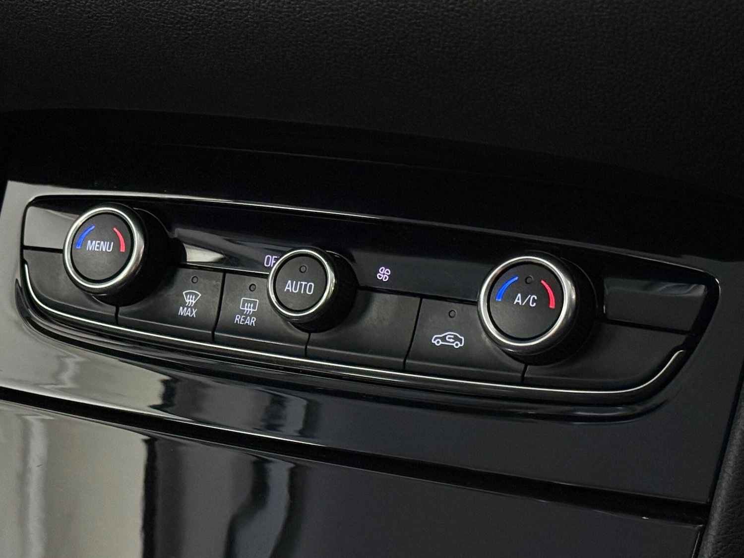 Used Vauxhall Grandland X 2018 for sale - 77873115: Photo 24