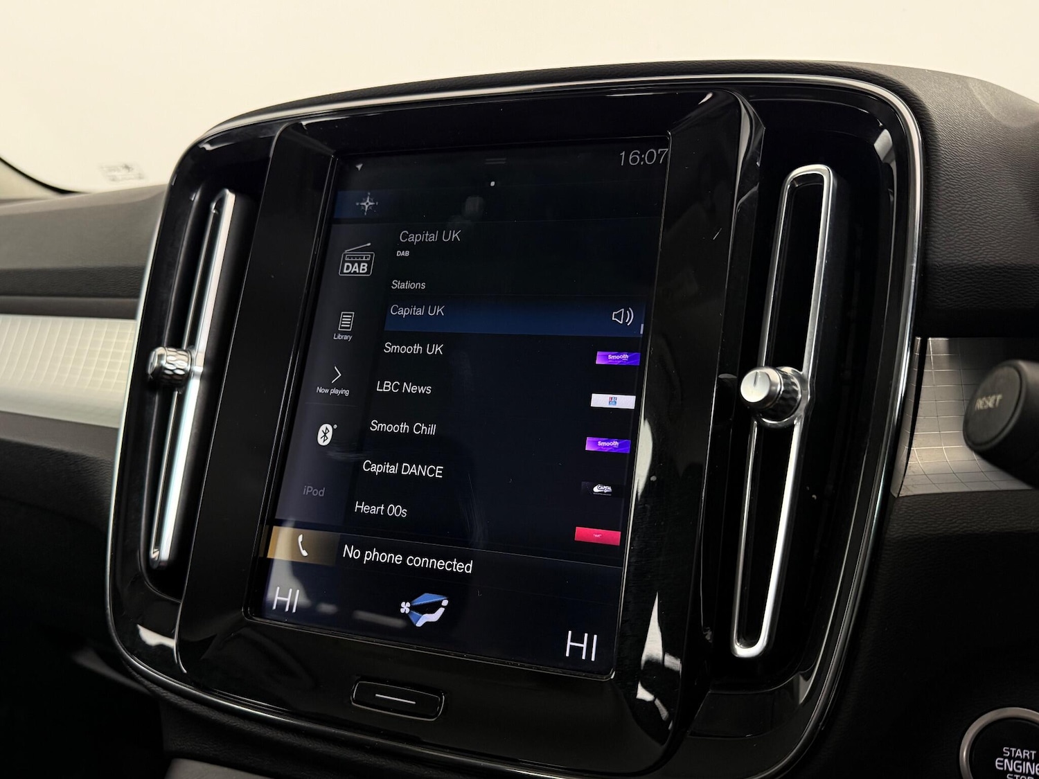 Used Volvo XC40 2020 for sale - 77222089: Photo 28