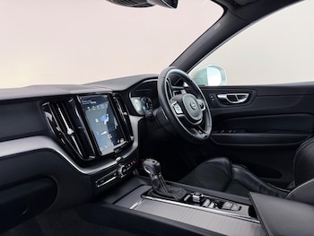 Used Volvo XC60 2018 for sale - 79317441: Photo