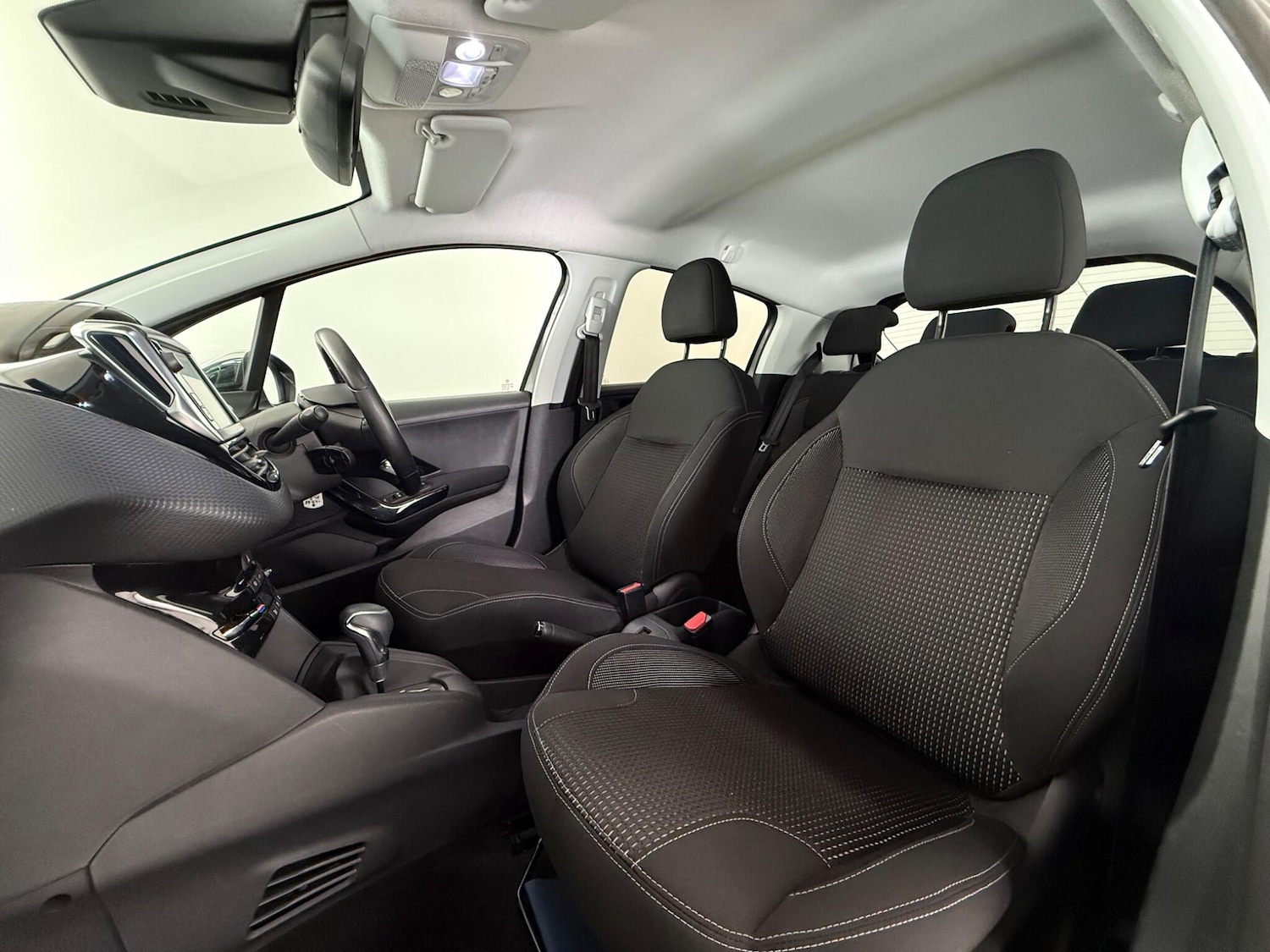 Used Peugeot 208 2018 for sale - 77259754: Photo 14