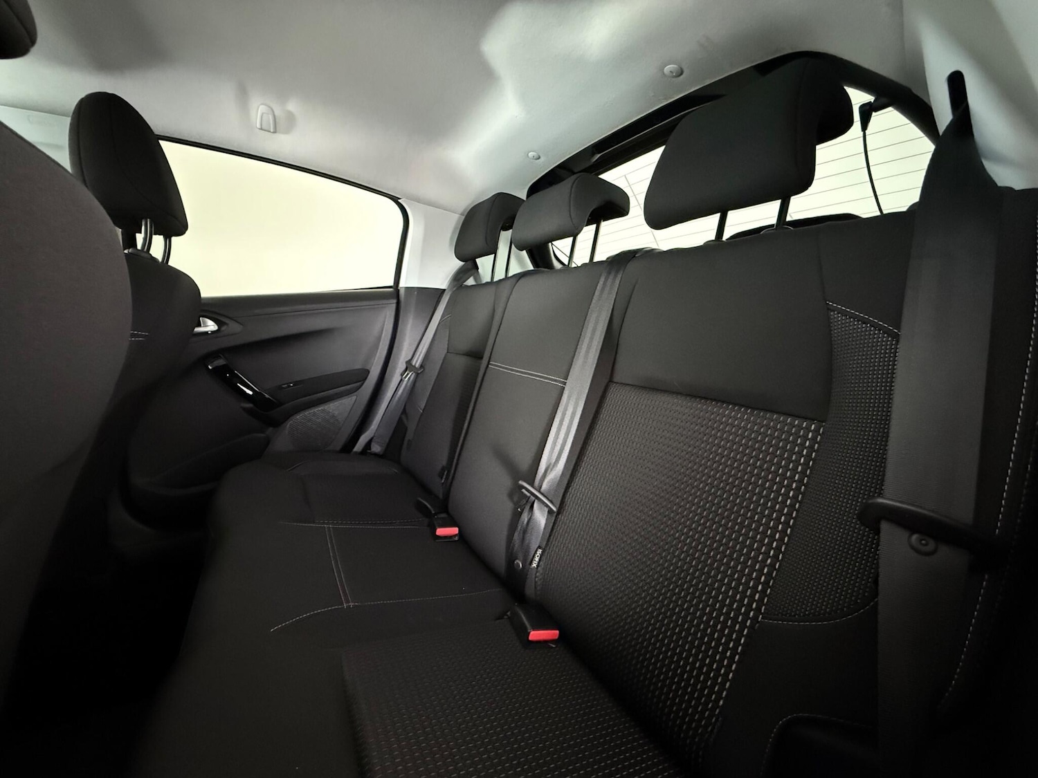 Used Peugeot 208 2018 for sale - 77259754: Photo 15