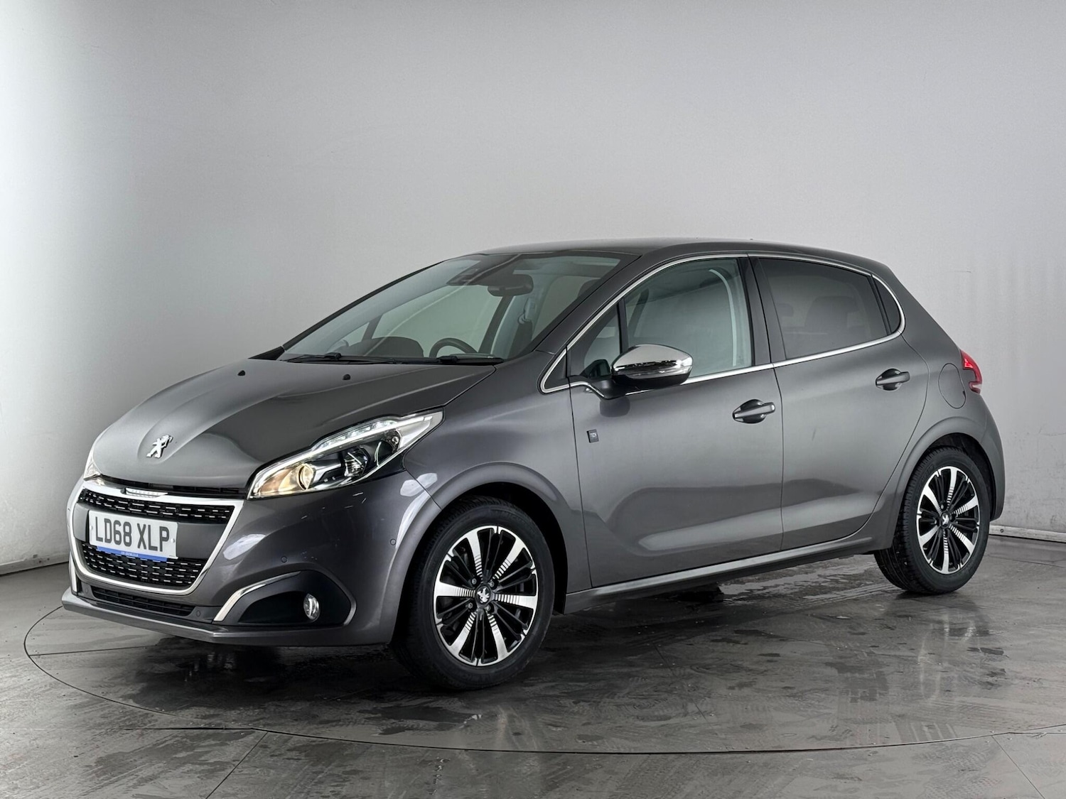 Used Peugeot 208 2018 for sale - 77259754: Photo 2