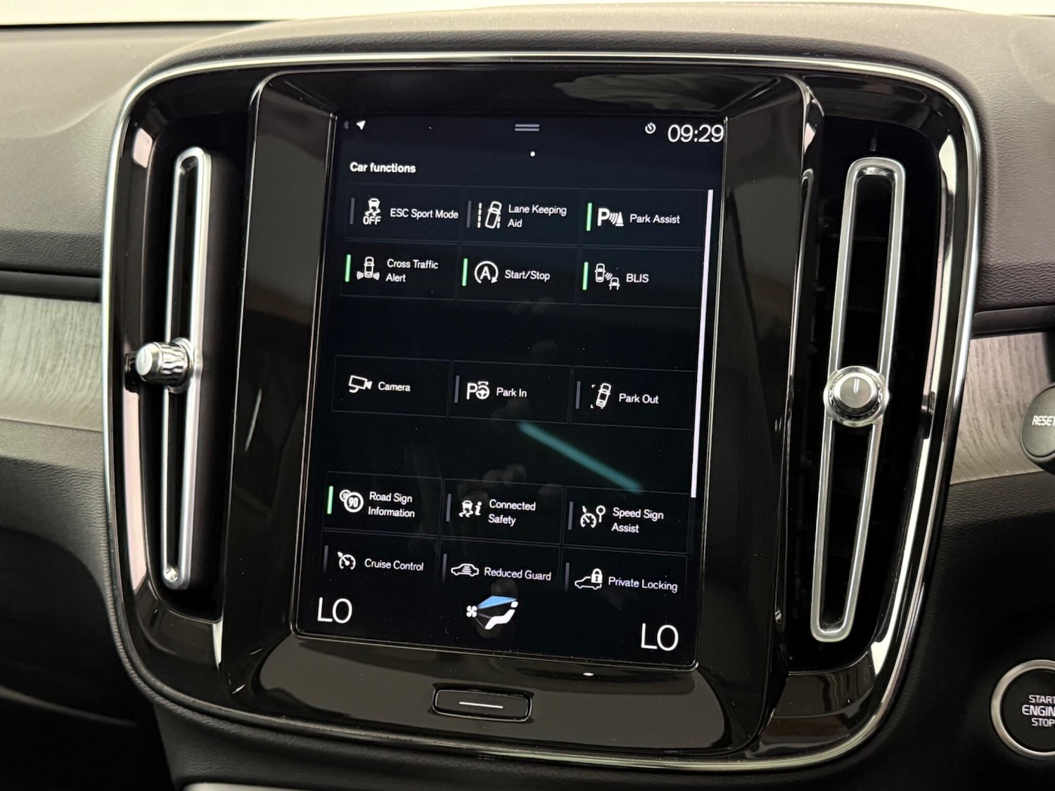 Used Volvo XC40 2021 for sale - 77243794: Photo 31