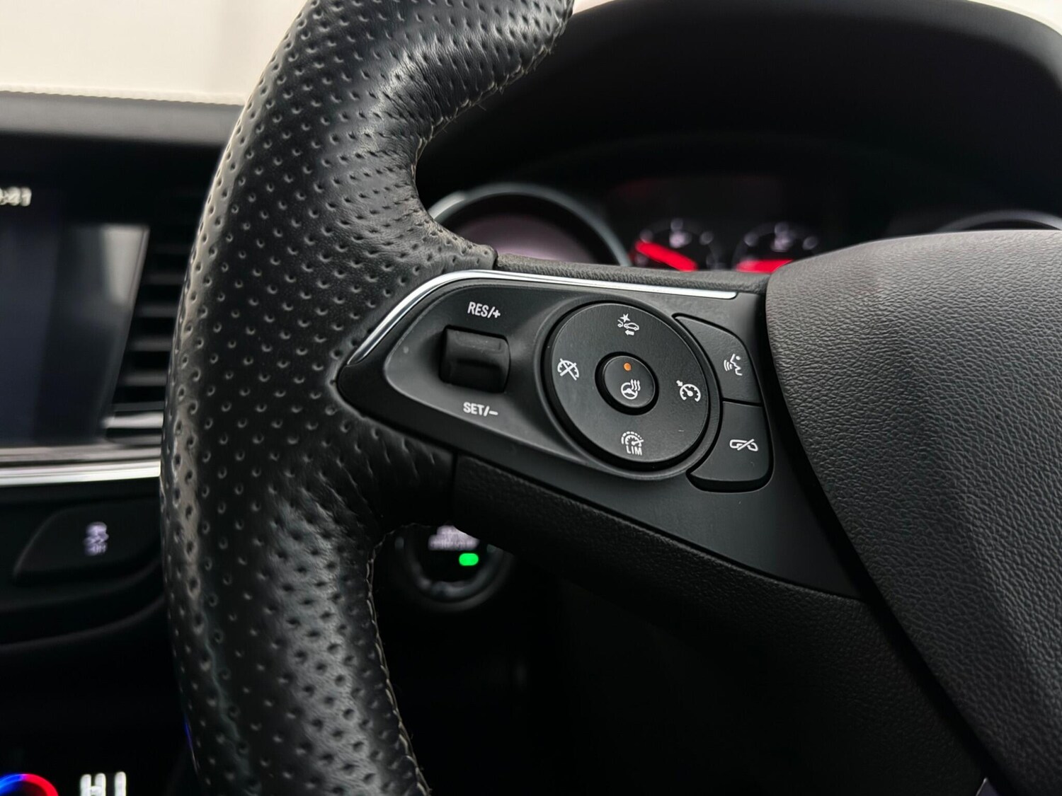 Used Vauxhall Insignia 2018 for sale - 78107131: Photo 14