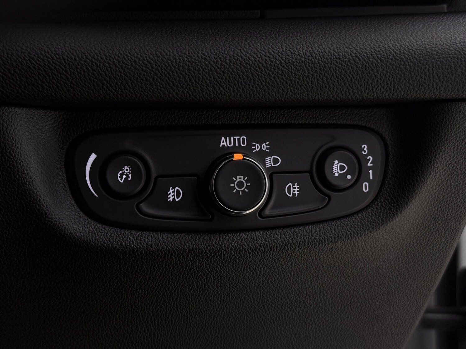 Used Vauxhall Insignia 2018 for sale - 78107131: Photo 18