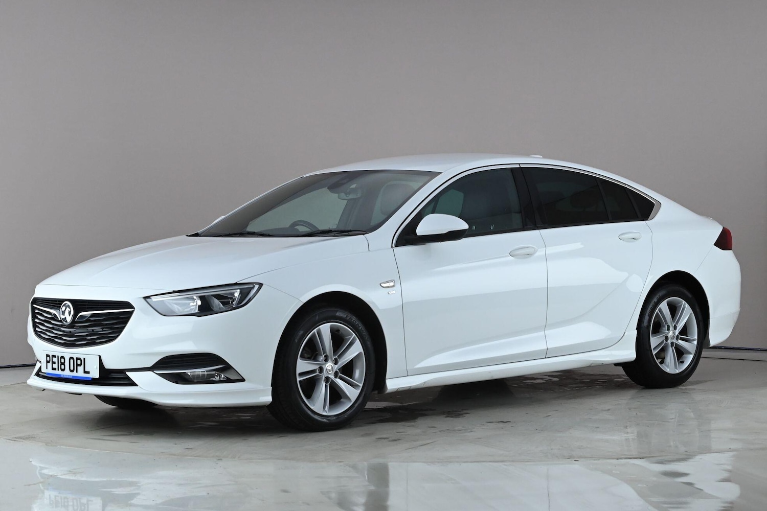 Used Vauxhall Insignia 2018 for sale - 78107131: Photo 2