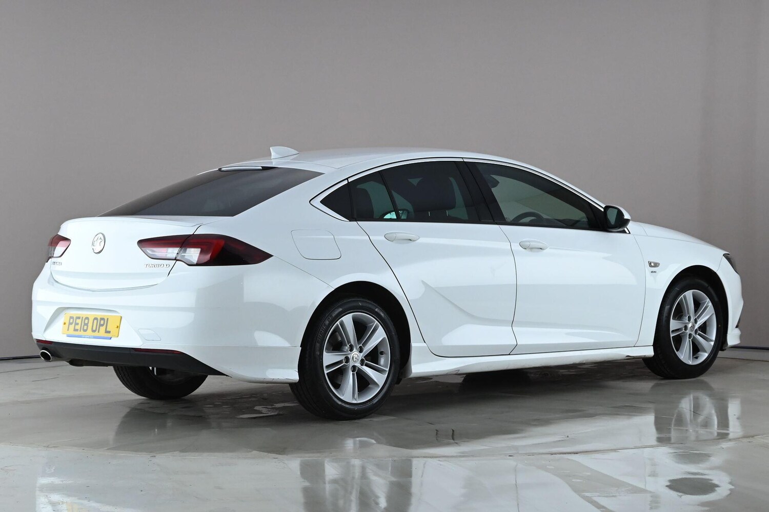 Used Vauxhall Insignia 2018 for sale - 78107131: Photo 3