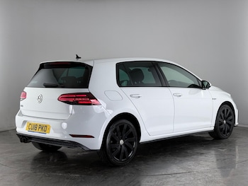 Used Volkswagen Golf 2018 for sale - 76584478: Photo