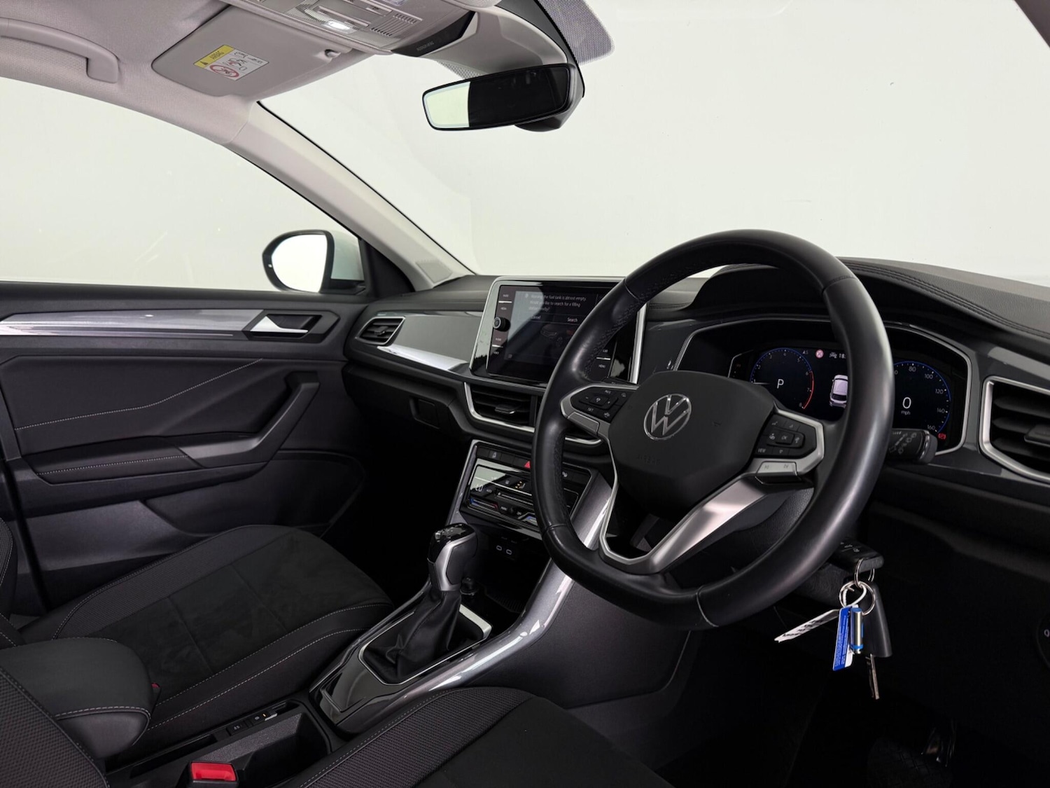 Used Volkswagen T-Roc 2023 for sale - 77575511: Photo 11