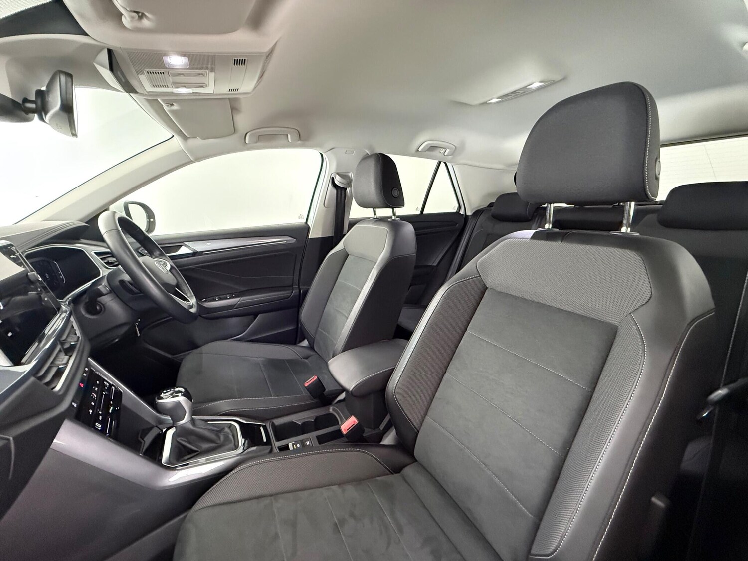 Used Volkswagen T-Roc 2023 for sale - 77575511: Photo 14