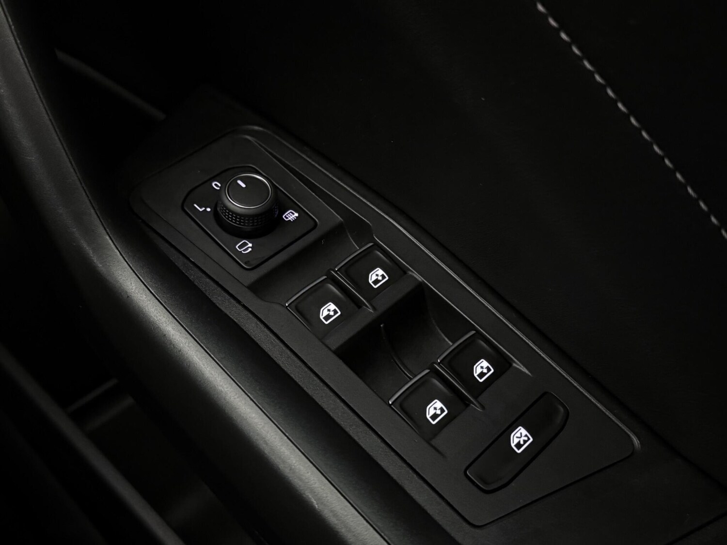 Used Volkswagen T-Roc 2023 for sale - 77575511: Photo 21