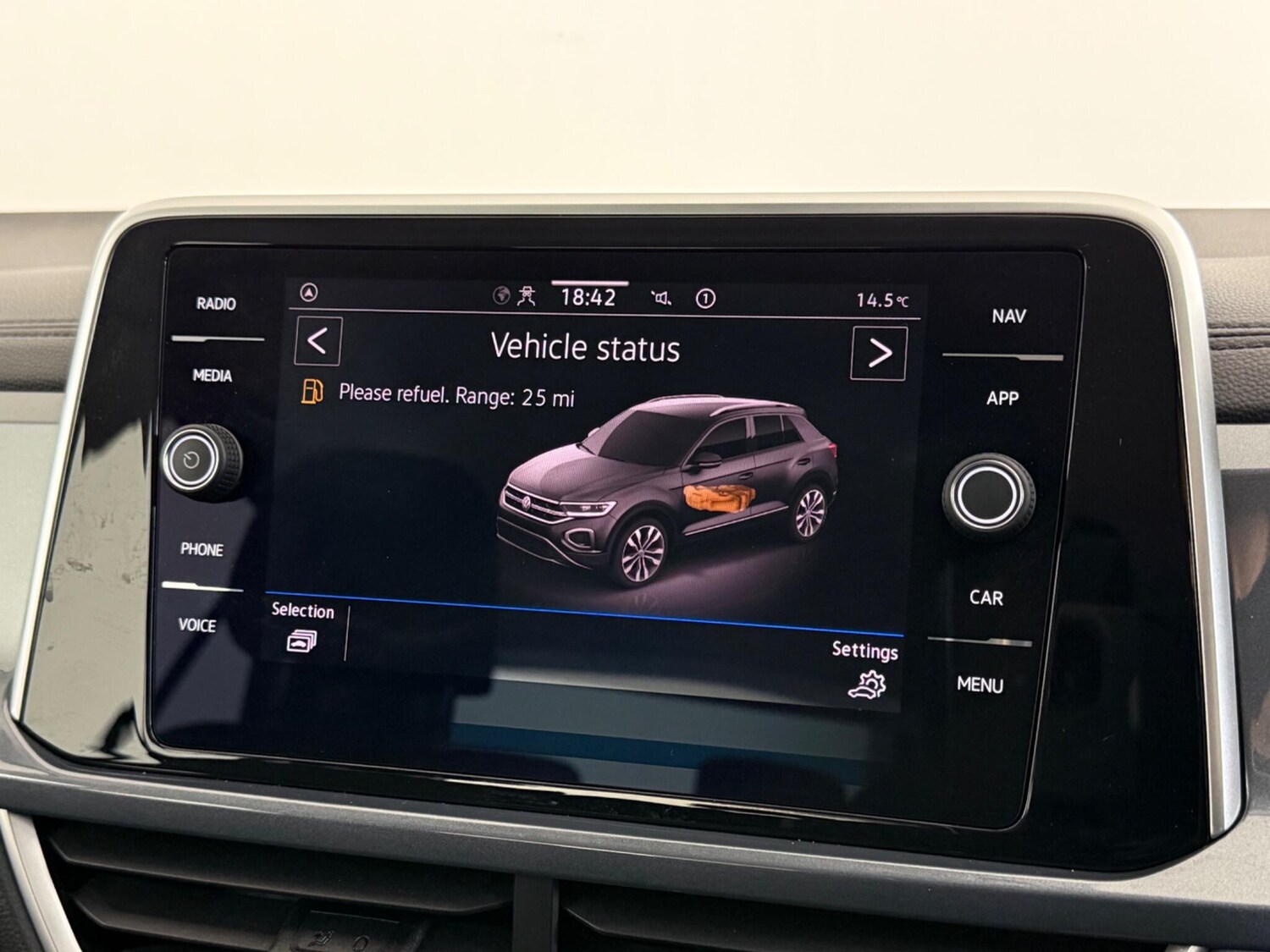 Used Volkswagen T-Roc 2023 for sale - 77575511: Photo 24