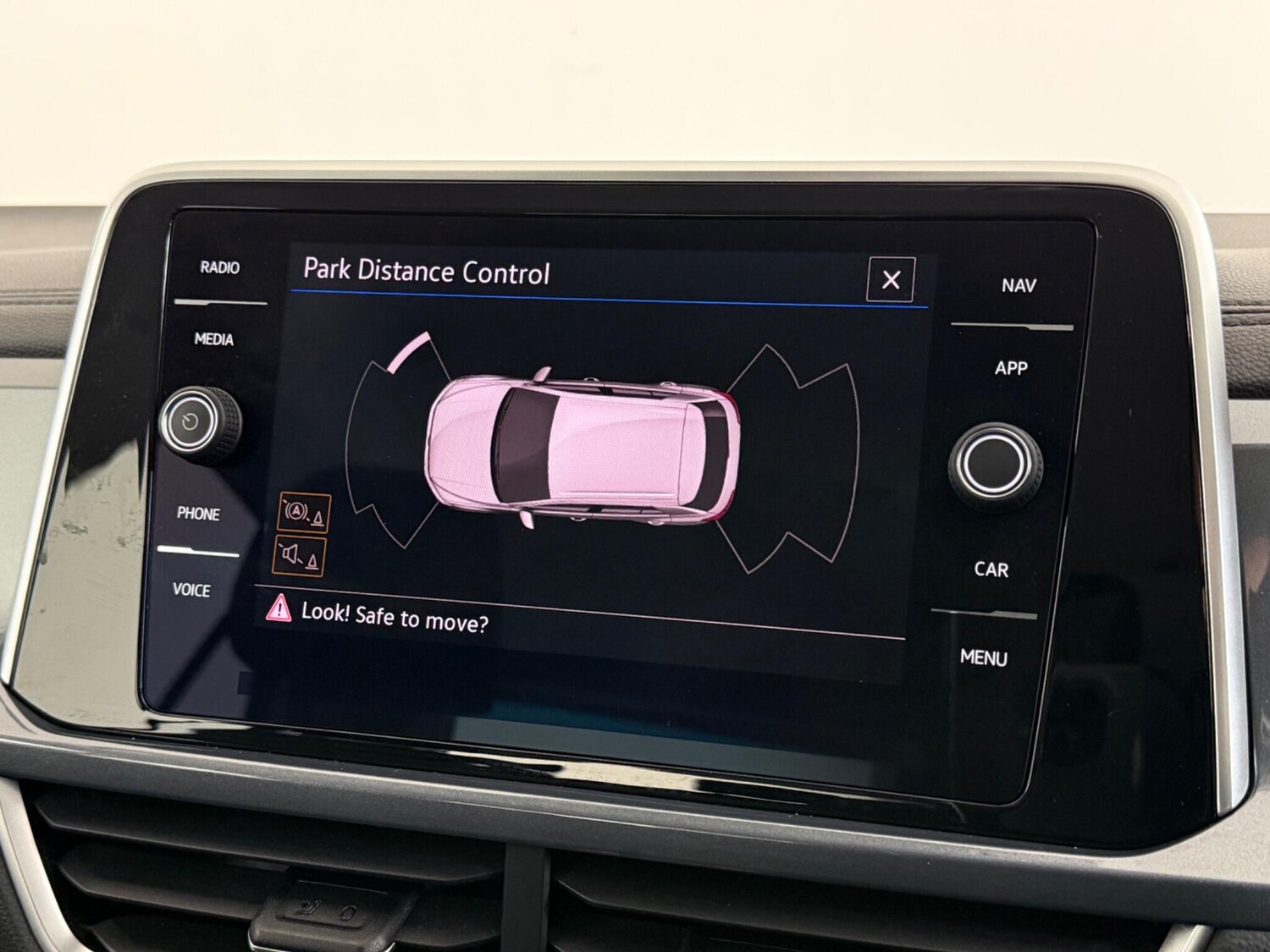 Used Volkswagen T-Roc 2023 for sale - 77575511: Photo 32