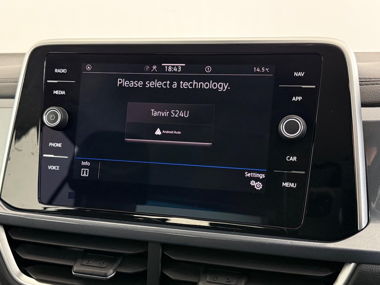 Used Volkswagen T-Roc 2023 for sale - 77575511: Photo 33