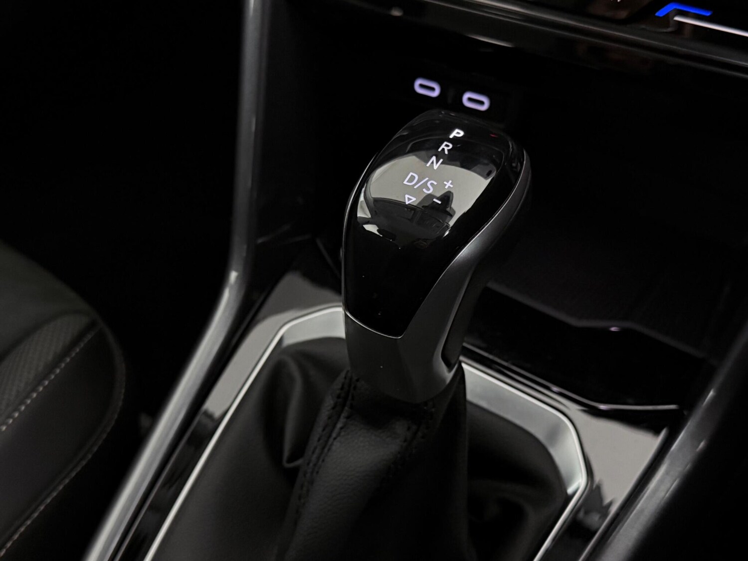 Used Volkswagen T-Roc 2023 for sale - 77575511: Photo 35