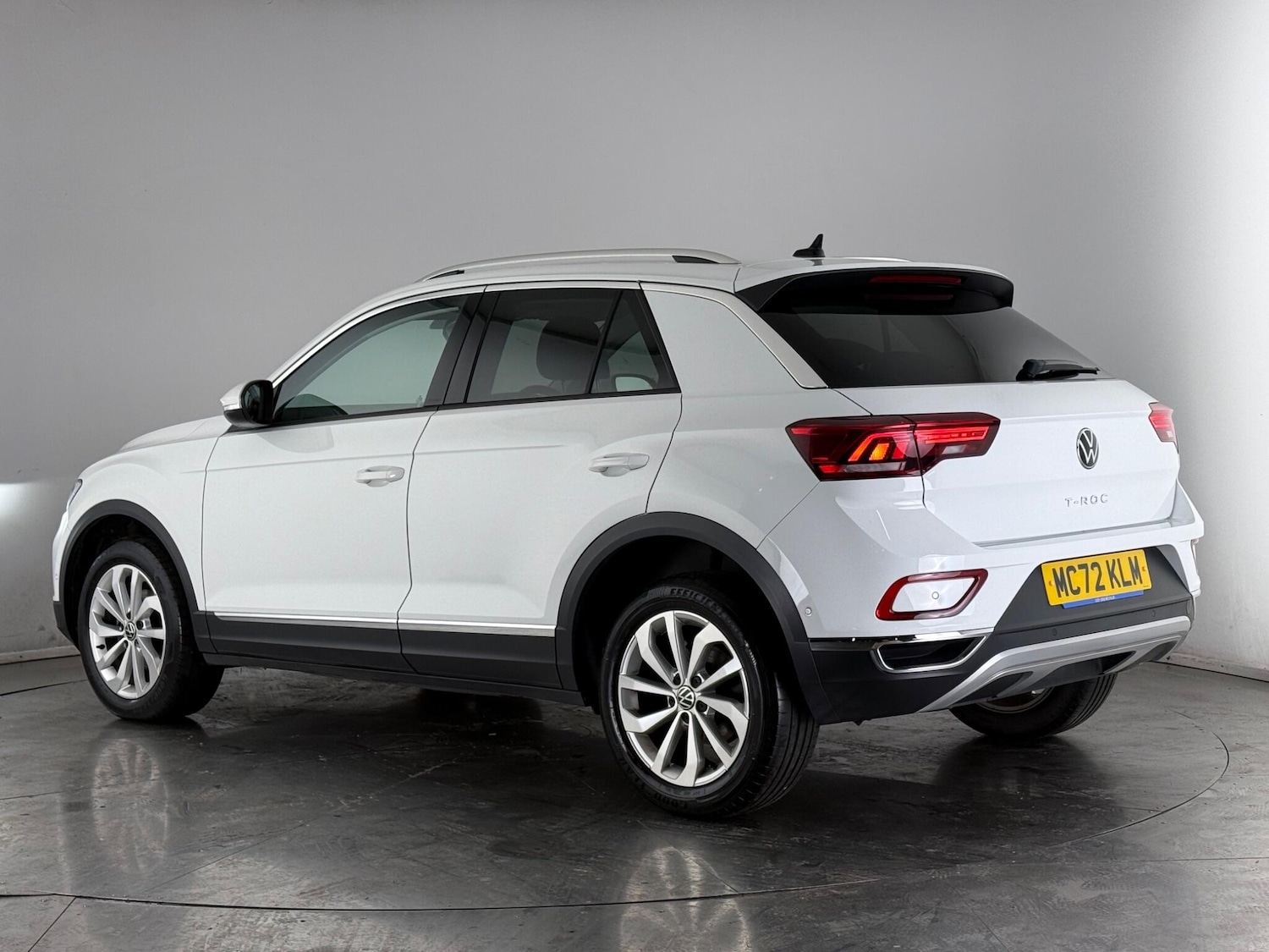 Used Volkswagen T-Roc 2023 for sale - 77575511: Photo 4