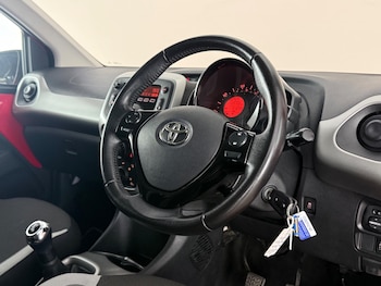 Used Toyota AYGO 2016 for sale - 79133101: Photo