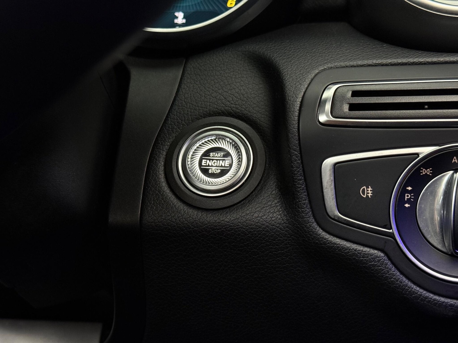 Used Mercedes-Benz C Class 2018 for sale - 78063171: Photo 19