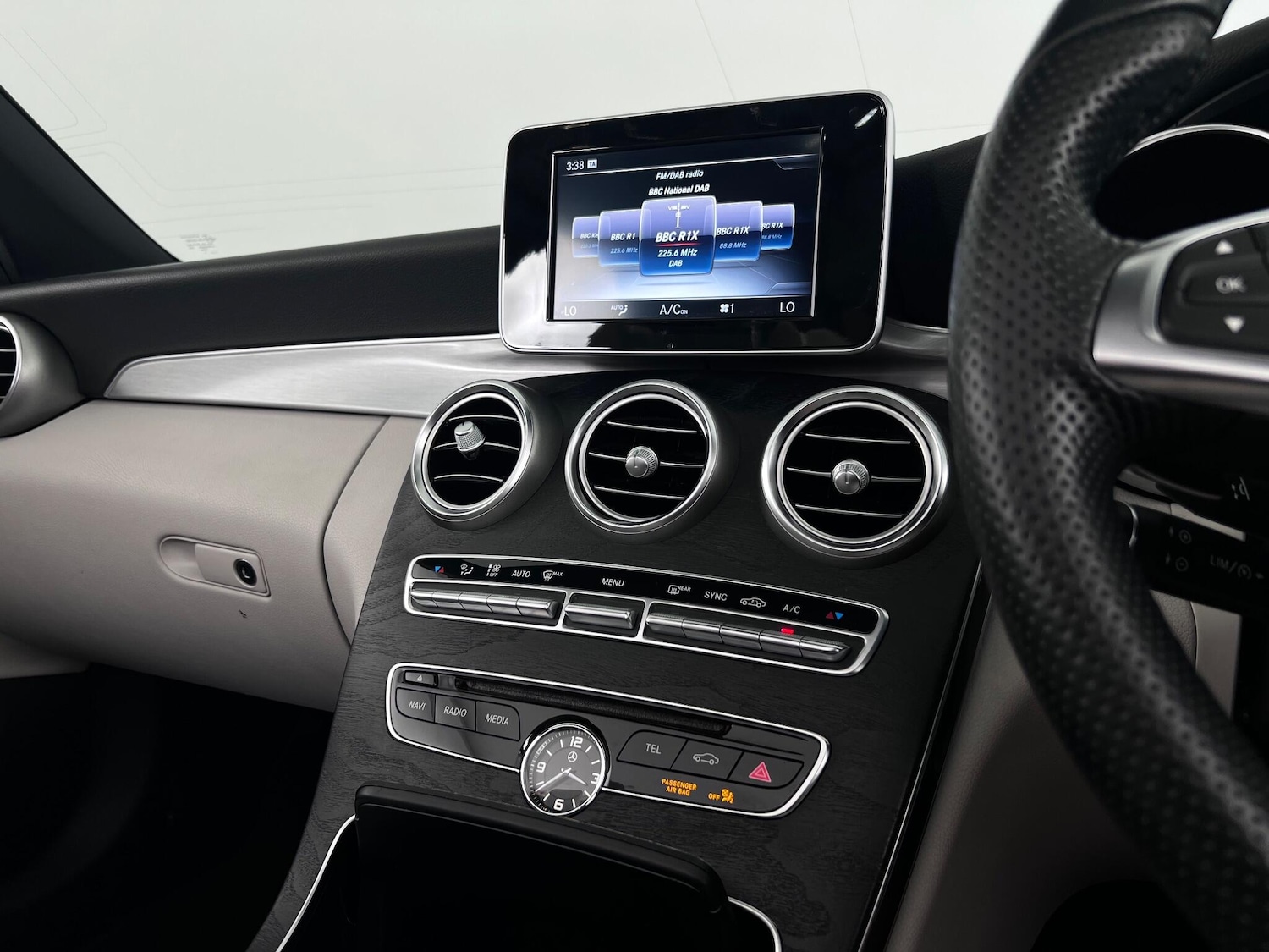 Used Mercedes-Benz C Class 2017 for sale - 77260309: Photo 35