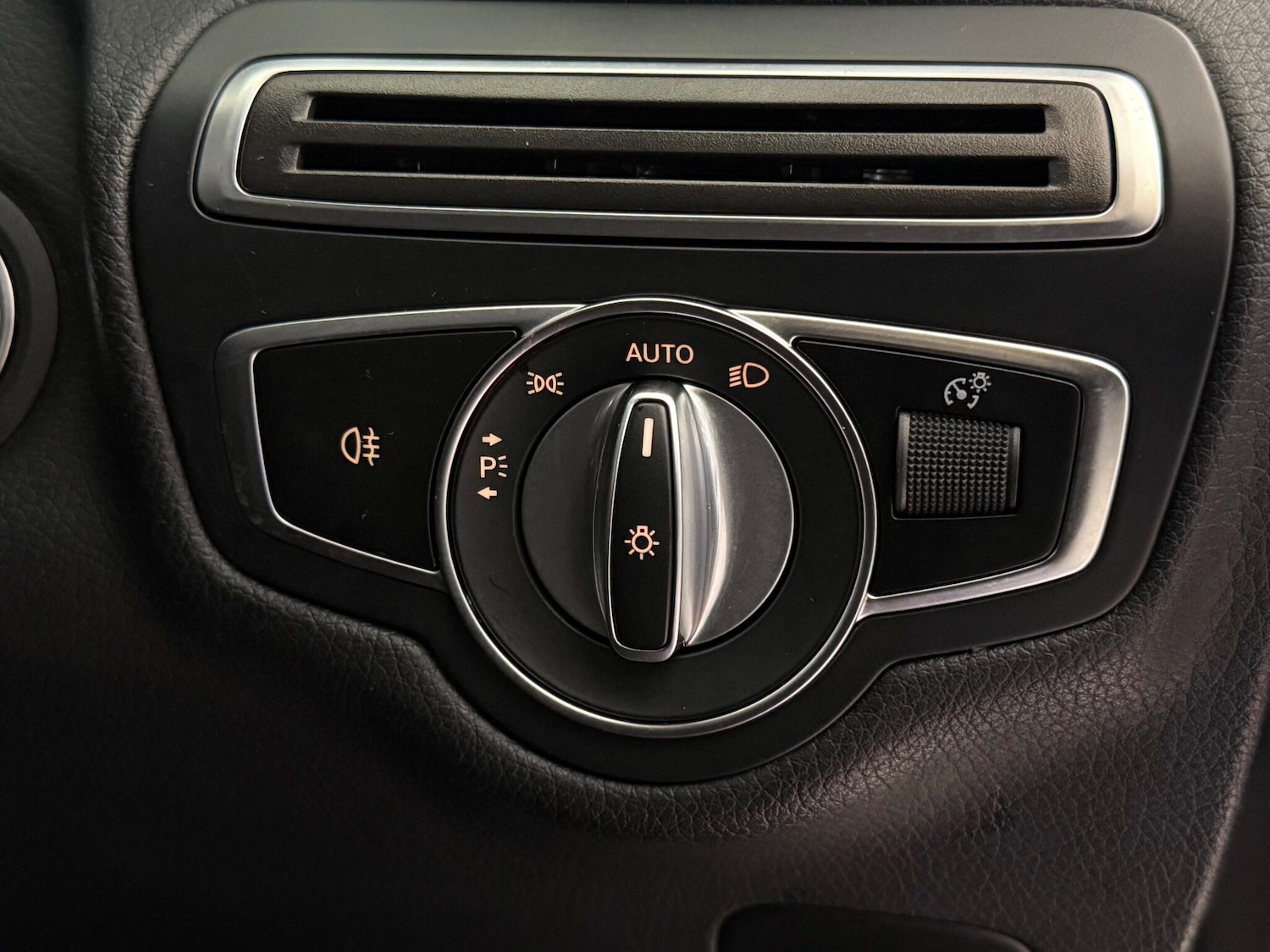 Used Mercedes-Benz C Class 2021 for sale - 76468143: Photo 42