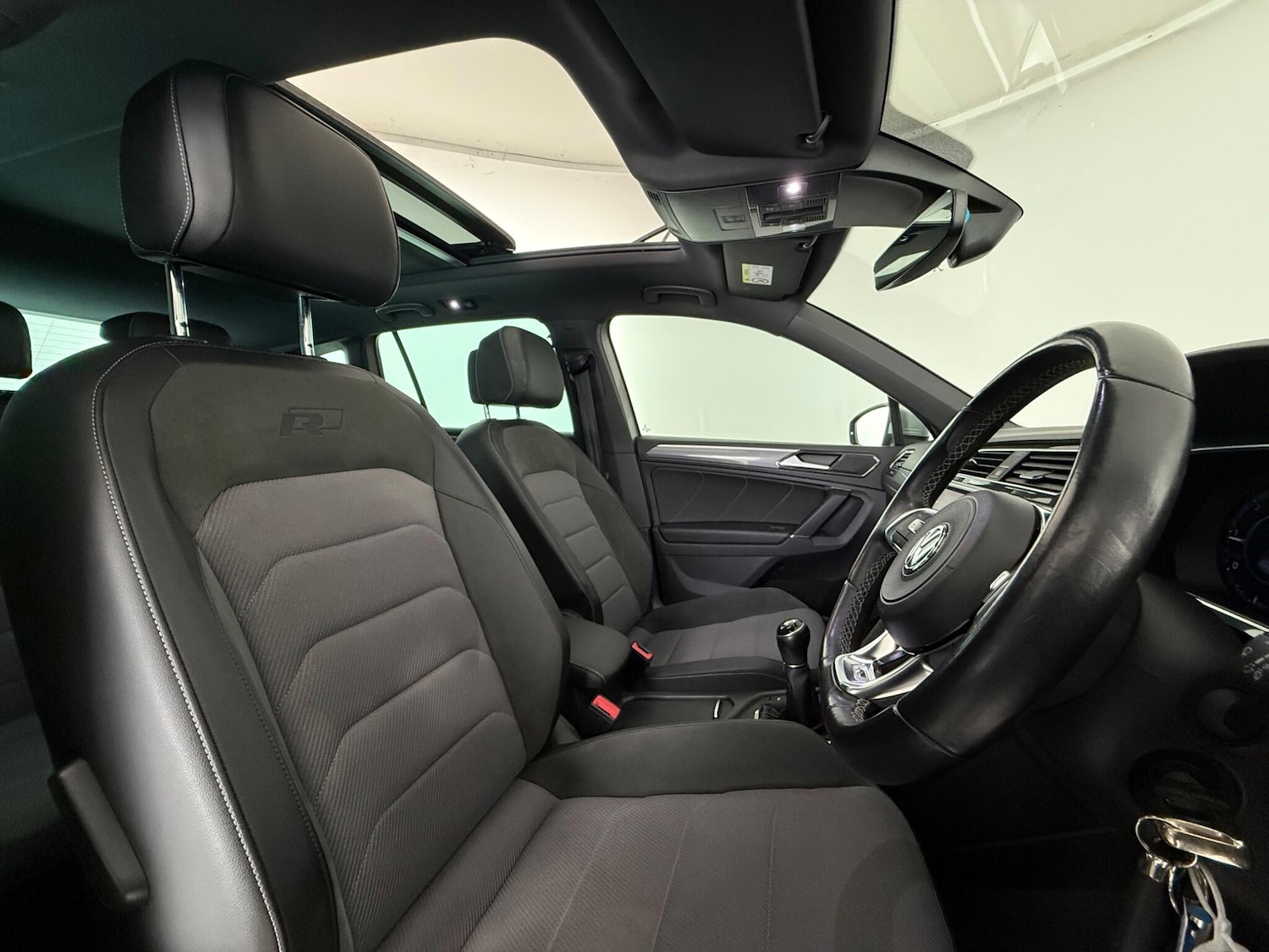 Used Volkswagen Tiguan 2018 for sale - 76468476: Photo 11